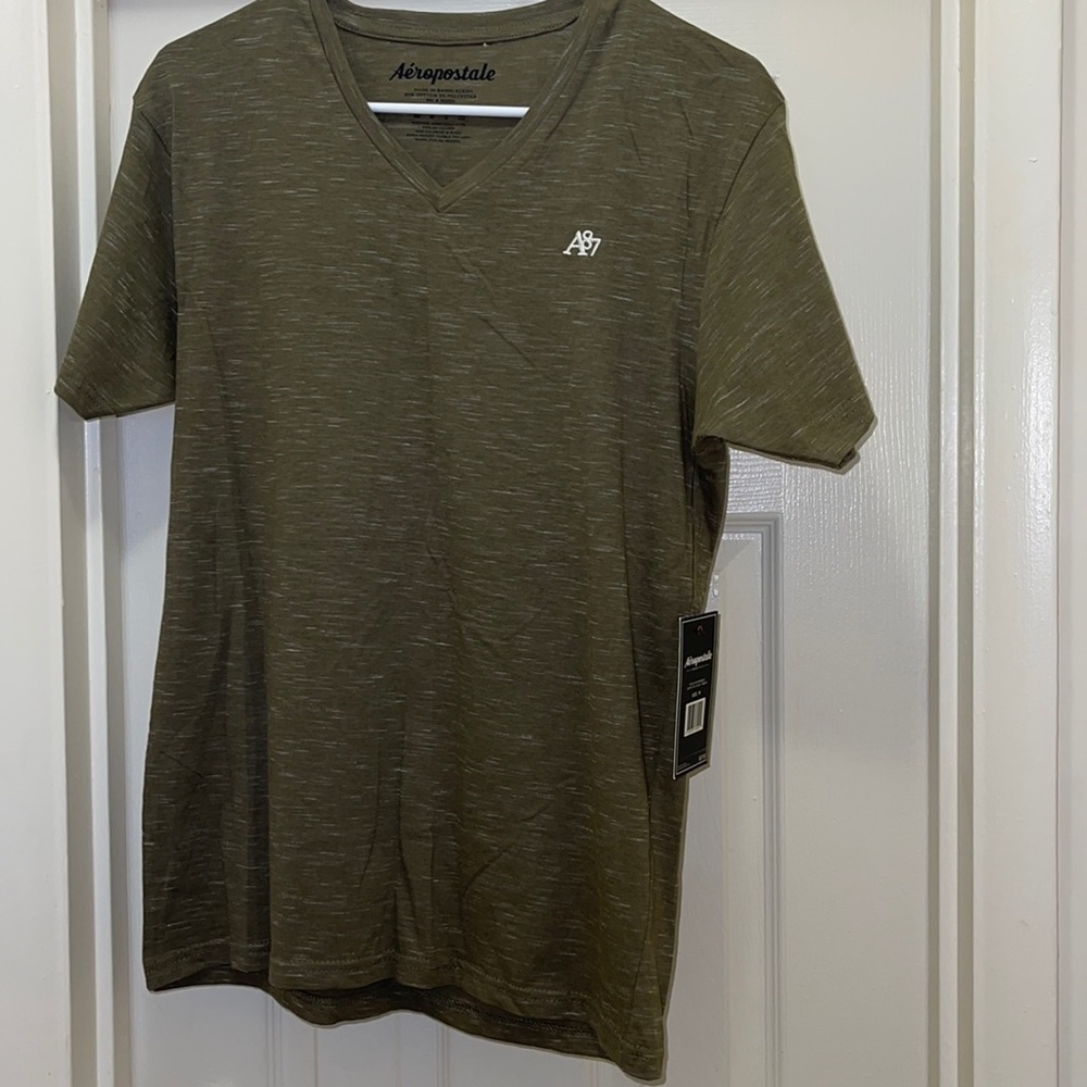 Aeropostale shirt size (M)